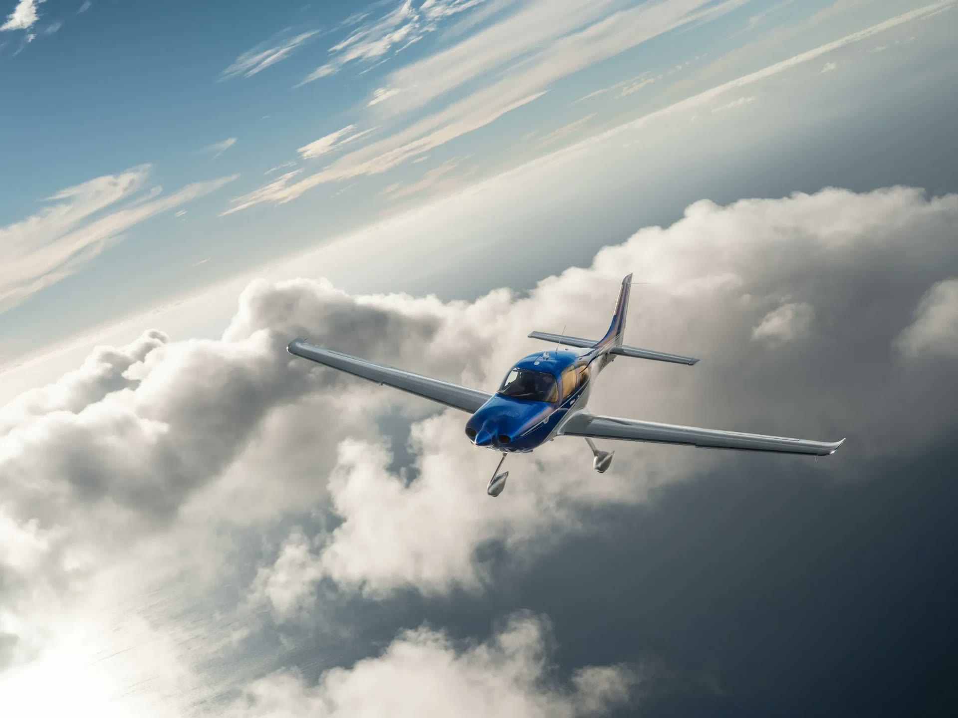 Cirrus SR22 G7 em voo sobre as nuvens
