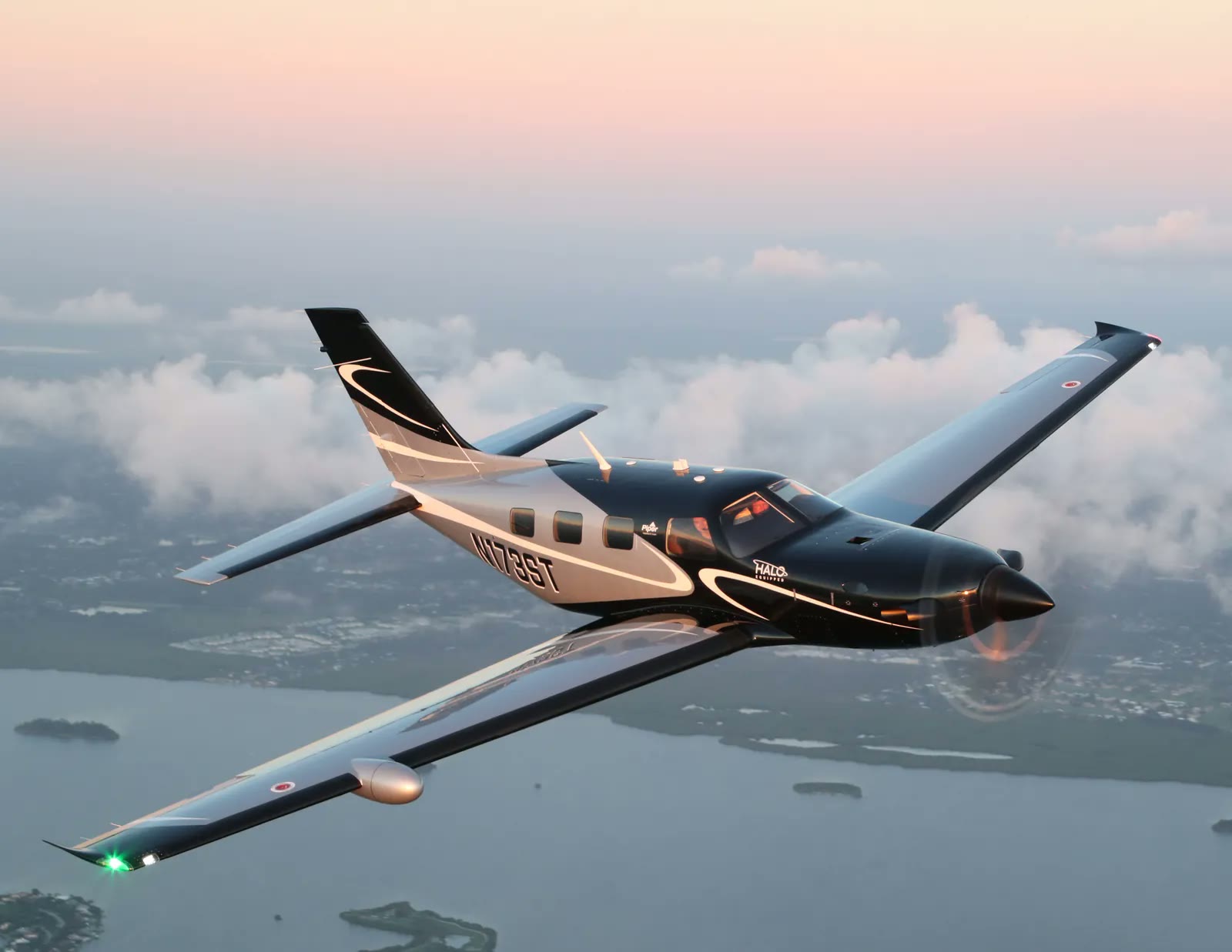 Piper M600/SLS em voo
